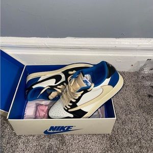 BRAND NEW IN BOX NEVER WORN ! 🚨